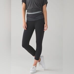 Lululemon Wunder Under Crop (Hi-Rise) (Full-On Luon) - size 4